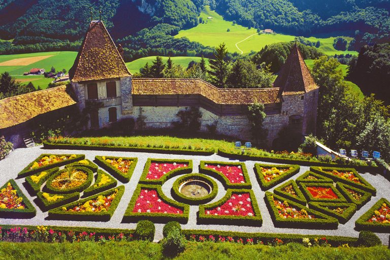 Keytours_gruyères_village3