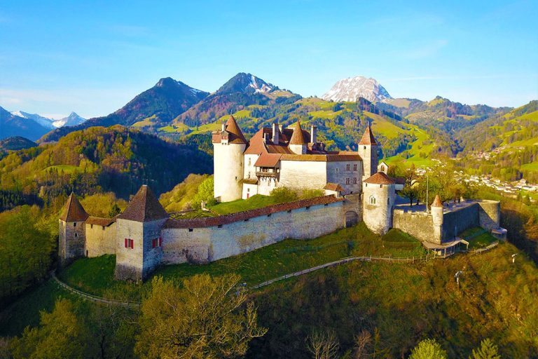 castle_gruyeres_keytours