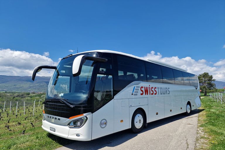 S44-swisstoursBus